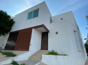 Casa de 3 habitaciones, León · Casa en Renta en Barranca del Refugio