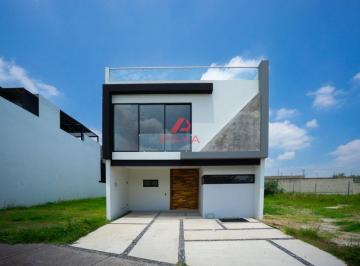 Casa en condominio de 4 habitaciones, Zapopan · Casa en Venta en Altanza Solares Zapopan con Roof Garden y Recámara en Pb