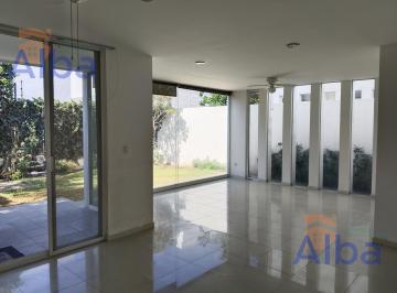 Casa · 200m² · 3 Recámaras · 2 Estacionamientos · Casa en Renta en Campestre Santa Maria Zona Querencia