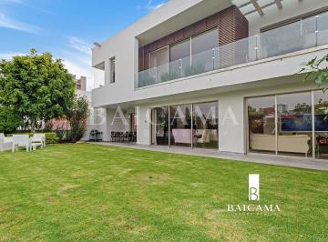 1/152/p152_a23b9e91a1ef · Residencia de Lujo en Venta en Privada Exclusiva de Bosques