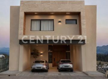 Casa · 472m² · 3 Recámaras · 2 Estacionamientos · Casa en Venta Fracc. Alcazares E1, Chihuahua