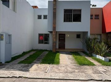 Casa · 3 Recámaras · 2 Estacionamientos · Casa en Renta Residencial La Cantera - Orizaba, Ver
