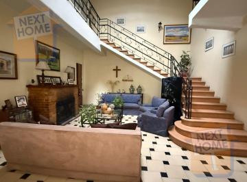 Casa · 360m² · 3 Recámaras · 3 Estacionamientos · Casa Venta Polanco IV Seccion - a Precio de Terreno