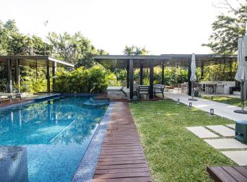 Villa · 1077m² · 7 Recámaras · 3 Estacionamientos · Venta, Villa en Tulum Country Club, Quintana Roo