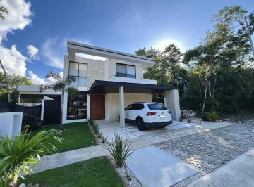 Casa · 306m² · 4 Recámaras · 2 Estacionamientos · Venta, Moderna Casa de 4 Recamaras, Paneles Solares, Ciudad Mayakoba, Playa del Carmen