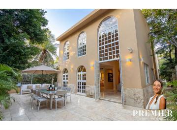 Casa · 359m² · 5 Recámaras · 3 Estacionamientos · Casa en Venta, Playacar Fase II