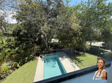 Casa · 590m² · 4 Recámaras · 3 Estacionamientos · Casa 4 Recamaras en Venta Playa del Carmen