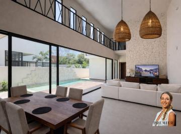 Casa · 372m² · 4 Recámaras · 2 Estacionamientos · Casa en Venta, Playa del Carmen, 4 Recamaras