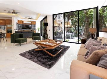Casa · 500m² · 4 Recámaras · 2 Estacionamientos · Venta, Lujosa Propiedad de 6 Recamaras en Playacar Fase II, Playa del Carmen
