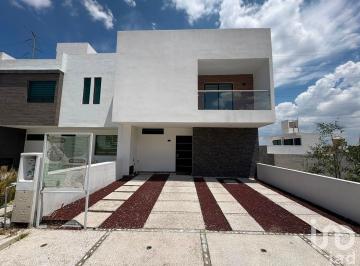 Casa · 160m² · 4 Recámaras · 2 Estacionamientos · Casa en Venta en Pachuca, Hgo.