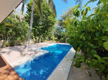 Casa · 480m² · 3 Estacionamientos · Casa en Puerto Aventuras