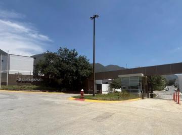 Casa de 4 habitaciones, Monterrey · Casa en Venta en Catujanes, Carretera Nacional
