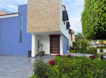 Casa en condominio · 218m² · 4 Recámaras · 5 Estacionamientos · Casa en Venta en Jardin Real