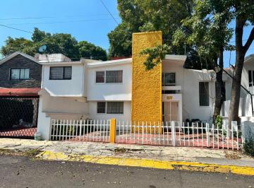 Casa de 3 habitaciones, Tlalpan · Hermosa Casa en Renta o Venta, en Calle Privada con Control de Acceso.