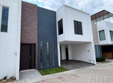 Casa · 165m² · 2 Recámaras · 1 Estacionamiento · Casa en Venta en San Pedro Cholula