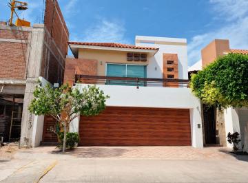 Casa de 3 habitaciones, Culiacán · Casa en Remate Muy por Debajo de Su Valor Comercial