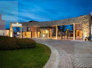 Casa en condominio · 105m² · 3 Recámaras · 2 Estacionamientos · Casa en Condominio - Zirándaro