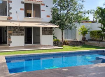 Casa de 3 habitaciones, Cuernavaca · Casa en Venta en Fraccionamiento Mascareño en Cuernavaca. en Vista Hermosa, Zona Dorada.