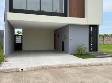 Casa · 272m² · 4 Recámaras · 2 Estacionamientos · Casa en Venta | Lomas del Dorado, Boca del Río, Ver.