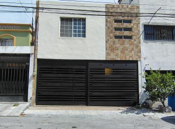 Casa de 3 habitaciones, Santa Catarina · Casa, Amplia, Céntrica