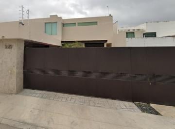 Casa de 5 habitaciones, Mérida · Casa en Venta Col. Altabrisa en Yucatan