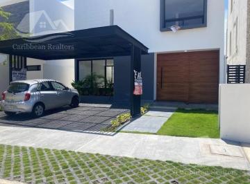 Casa · 223m² · 4 Recámaras · Casa en Venta en Rio Cancun