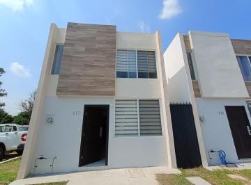 Casa , Tlajomulco de Zúñiga · Casa en Fraccionamiento de 3 Recamaras con Excedente