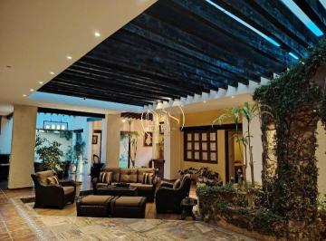Casa · 1078m² · 4 Recámaras · 4 Estacionamientos · Casa en Venta Praderas de La Hacienda Celaya