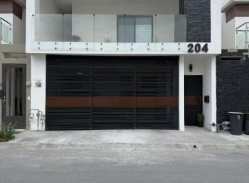 Casa de 3 habitaciones, Apodaca · Casa en Venta en Lombardía Residencial