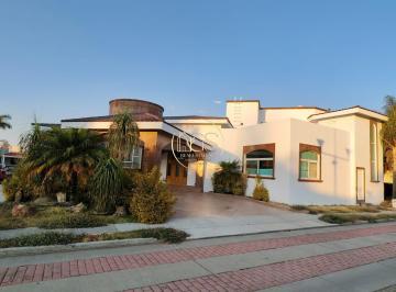 Casa · 300m² · 3 Recámaras · Casa en Venta Riberas del Campestre Celaya