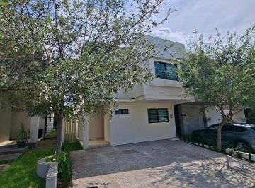 dc0cba386ddc3ee43cb0d213f7de5c9704f86583de1909699f784f3956144d6f · Casa Nueva en Renta o Venta Coto Roble Bosques Vallarta 3 Recámaras