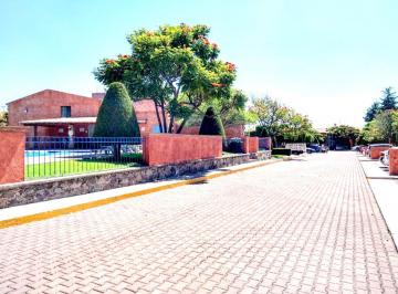 Departamento de 2 habitaciones, Querétaro · Tec de Monterrey Departamento Renta Amueblado Privada Alberca 2 Rec 1 Baño 1 Est 2 Balcones Factura