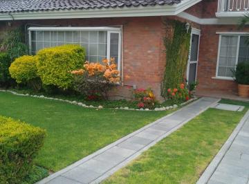Jardín con un lugar de estacionamiento · Casa en Renta Dentro de Fraccionamiento Primavera