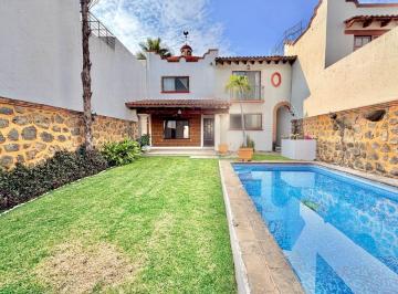 Casa de 4 habitaciones, Cuernavaca · Renta Fracc Estricta Seruridad 24/7 Zona Dorada