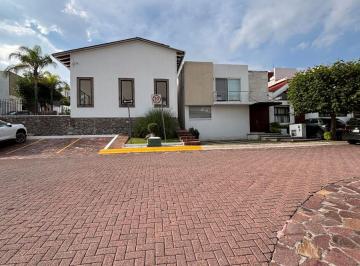 Casa en condominio de 4 habitaciones, Corregidora · Casa de Cuatro Recámaras Dentro de Condominio Privado en Corregidora.
