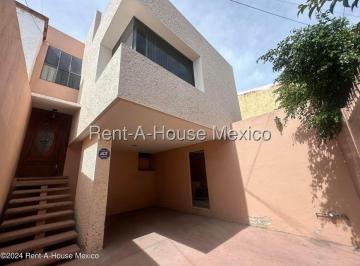 Casa de 3 habitaciones, Querétaro · Casa en Venta en Quintas del Marqués | 3 Recámaras + Estudio + Jardín