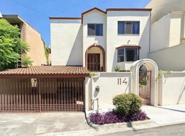 Casa de 4 habitaciones, San Pedro Garza García · ¡Oportunidad! Casa Villa Montaña, San Pedro Spgg: Zona Elite, Vistas Únicas, Seguridad y Plusvalía