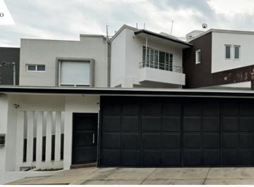 Casa de 5 habitaciones, Guadalajara · ¡Oportunidad! Casa Monraz Guadalajara: Zona Elite Providencia, Rda Privada, Seguridad y Plusvalía