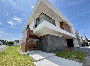 Casa · 240m² · 4 Recámaras · 2 Estacionamientos · Casa en Venta Medellín Veracruz Palmas Residencial