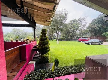 Casa · 1842m² · 3 Recámaras · 6 Estacionamientos · Casa en Tlalpuente