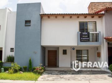 Casa de 3 habitaciones, Zapopan · Casa en Venta en Rinconada del Parque