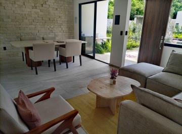 Casa de 3 habitaciones, Emiliano Zapata · Casa en Venta con Alberca 3 Recámaras, Oficina, Amplios Espacios