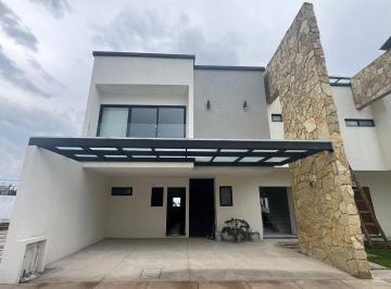 89130af4dc9cb31bf3a6d2e6941e80ce5b22c1575b9ca1feb9d3f67633732f1d · Venta Casa Nueva en Condominio, Metepec.
