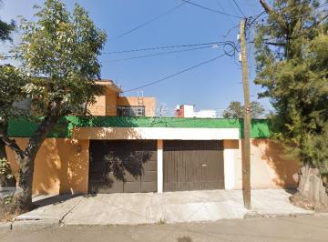 Casa de 4 habitaciones, Naucalpan de Juárez · Casa en Venta en Calle a Naucalpan