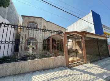 Casa · 450m² · 5 Recámaras · 2 Estacionamientos · 0751 - Casa en Venta en Rincón de La Sierra, Guadalupe Nl