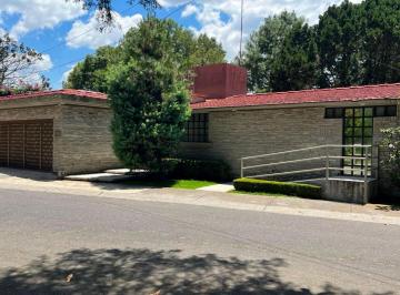 Casa de 2 habitaciones, Coyoacán · Residencia de un Solo Nivel Para Remodelar Jardines del Pedregal de San Angel.