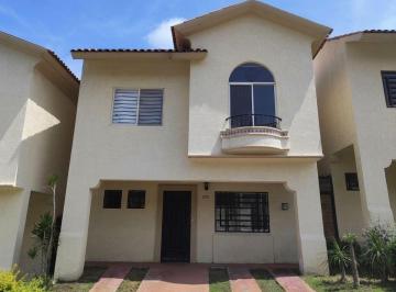 Casa de 3 habitaciones, Tlajomulco de Zúñiga · Casa de 123 m² con 3 Recámaras en Venta en Lomas de San Agustín