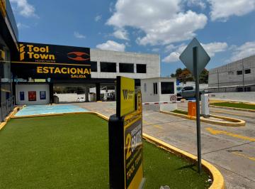 Local comercial , Guadalajara · Excelente Ubicación Comercial en Calzada Lázaro Cárdenas