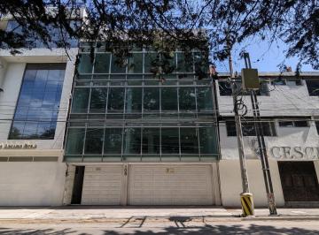 Edificio · 150m² · 6 Estacionamientos · Venta de Edificio en Metepec Sobre Paseo Tollocan