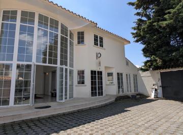 Casa · 600m² · 3 Recámaras · 7 Estacionamientos · Casa en Venta en La Virgen, Metepec